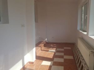 Spatiu comercial/birouri, stradal, la General langa BCR - imagine 19