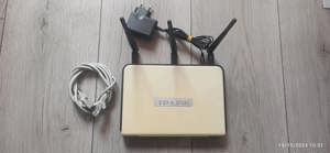 Router wireless N 300Mb s TP-LINK  Folosit dar perfect functional, se vinde cu alimentator si cablu  - imagine 3