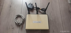 Router wireless N 300Mb s TP-LINK  Folosit dar perfect functional, se vinde cu alimentator si cablu  - imagine 5