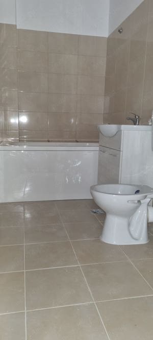 Apartament 3 camere decomandat, incalzire in pardoseala, zona Biruintei - imagine 3