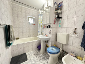 Apartament 3 camere, 80 mp, zona Lunei  - imagine 6