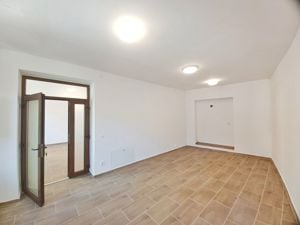 Birou, ultracentral, Oradea, 70 mp, parcare. 149 000 E. Comision 0 - imagine 2