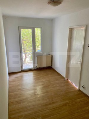 Apartament 3 camere, etaj 1, zona Micro 11 - imagine 2