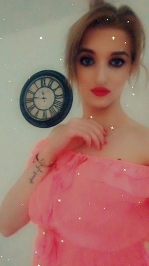 Stefania Transexuală Detin locatie fac si deplasari ofer confirmare WhatsApp 