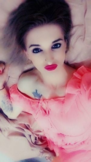 Blondy Transexuală reala 100% detin locatie fac si deplasari