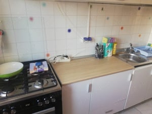 Închiriez ap 3 camere zona Piață Dorobanți,complet renovat,mobilat și utilat, pe termen lung.  - imagine 9