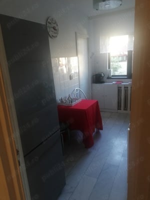 Închiriez ap 3 camere zona Piață Dorobanți,complet renovat,mobilat și utilat, pe termen lung.  - imagine 7