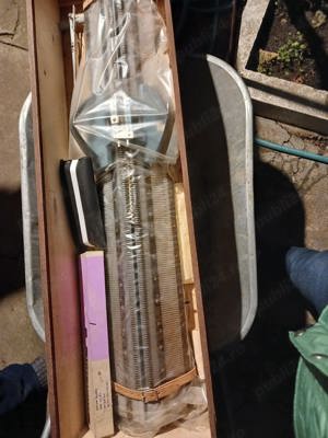 Vind mașina de tricotat