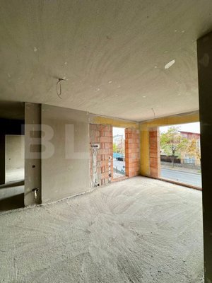 OPORTUNITATE! Apartament FINISAT, 2 camere decomandate, etaj intermediar - imagine 2