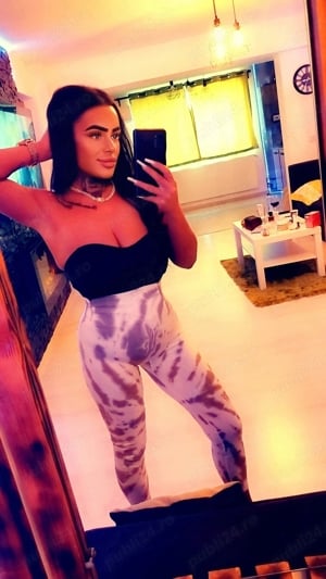 Catalina .New Slim pentru cine ma cunoaste am operații estetice si un minus de kg de 20 ..      