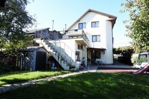 Vilă modernă tip duplex  în Bacău - zona Tache - strada Mărăști