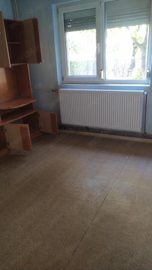 Proprietar - vand apartament 2 camere, pret 40500 euro negociabil - imagine 2