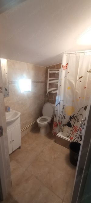 Proprietar inchiriez  ap. 1camere  renovat   mobilata etaj 1 - imagine 3