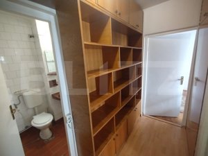 Apartament 3 camere,2 bai, 64 mp,decomandat,etaj 2,zona centrala, Coroana de Aur - imagine 3