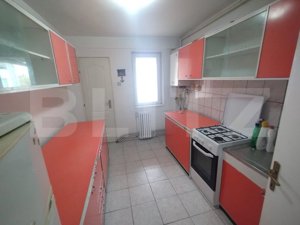 Apartament 3 camere,2 bai, 64 mp,decomandat,etaj 2,zona centrala, Coroana de Aur - imagine 6