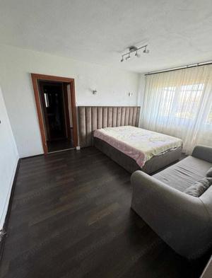 Zona Girocului ... 2 camere cu centrala .. 67.000 euro  - imagine 2