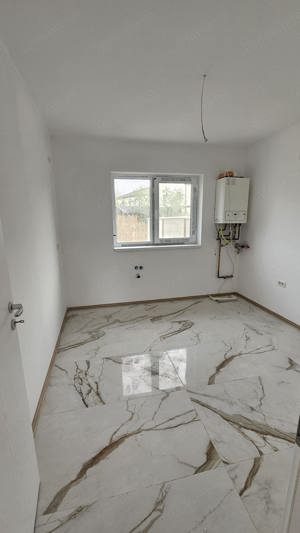 Duplex - 4 camere - Moșnița Nouă, situat aproape de 4 benzi - imagine 7