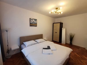 Inchiriez si pe termen scurt, apartament 2 camere, parter, Zona Medicina - imagine 3