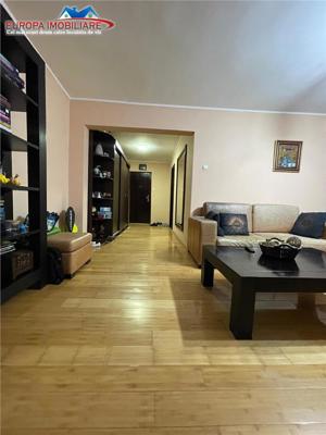 Apartament 4 camere de vanzare zona Pelican Tulcea - imagine 4