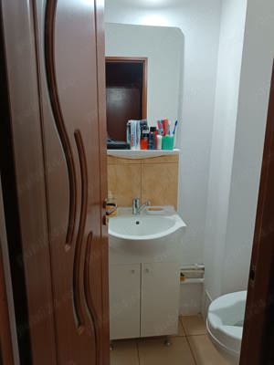 Vând apartament cu 3camere+garaj - imagine 9