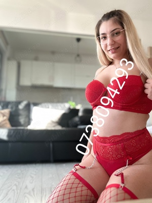 Alexandra blonda poze reale  - imagine 5