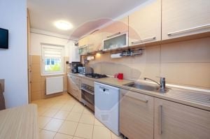 Apartament 4 camere cu structura generoasa,  zona de interes, Judetean