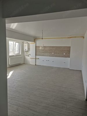 Persoana fizica vând apartament 2 camere 57 mp în Hlincea mutare imediata  - imagine 4