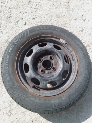 Vând anvelopă de vară cu geantă