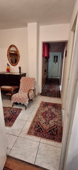 Apartament de 3 camer , cu boxa si garaj, ultracentral, Alexandria - imagine 3