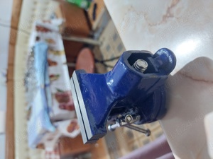 Becuri auto diferite, sigurante  - imagine 4