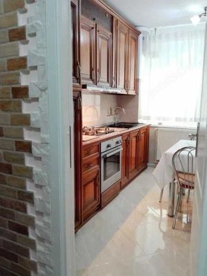 Apartament lux 3 camere decomandat,etaj 2din4,central. Hipodrom