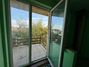 Apartament spatios, tersa de 27 mp si bucatarie mare. - imagine 10