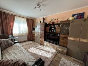 Apartament complet mobilat cu 3 camere în Giroc - 135,000 €