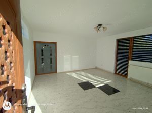 Închiriez apartament 3 camere- vilă, curte - imagine 3