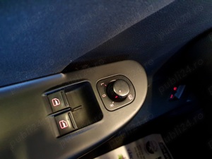 VW Passat EURO 5  Bluemotion Start-Stop semafor Dublu Climatronic Carlig remorcare Comenzi volan - imagine 9