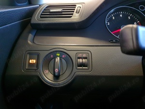VW Passat EURO 5  Bluemotion Start-Stop semafor Dublu Climatronic Carlig remorcare Comenzi volan - imagine 10
