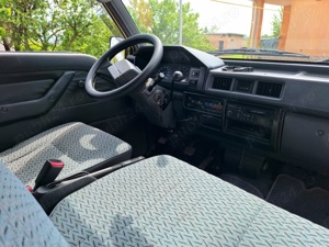 Minibus oldtimer Mitsubishi L300 - 8+1 locuri, 2.0 benzina, intretinut - Galati - imagine 8