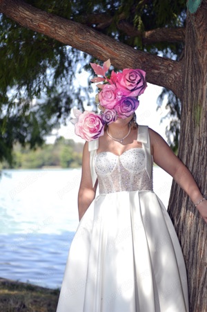 Rochie mireasă din satin - potrivită pentru cununie