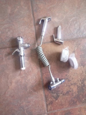 Vând clapeta care tine loc de rezervor de wc