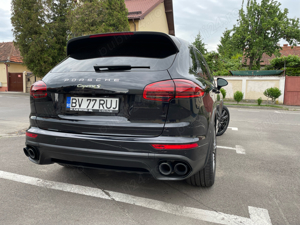 Porsche Cayenne Hybrid - imagine 3