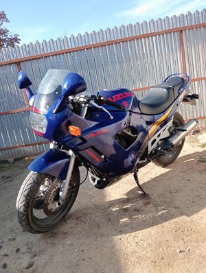 vând motocicleta Suzuki gsx f600