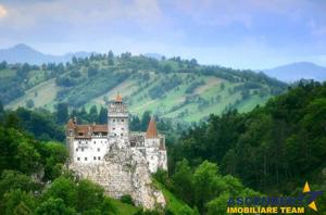 FILM! Langa emblematicul Castelul Bran, in areal colinar, 5.700mp intravilan