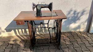 Mașina de cusut Naumann 