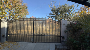 porti fier forjat cu sistem electric automat cu telecomanda 4,6 m 2,1 m