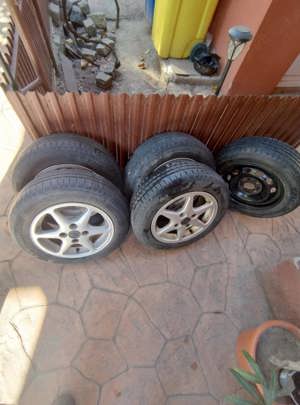 4 cauciucuri de vara ford 175/65/14 plus roata de rezerva