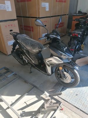 Închiriez scooter Kymco nou