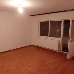 Vand apartament 2 camere  - imagine 6