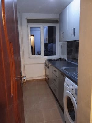 Se.  Oferă spre vânzare un apartament deosebit cu 3 camere,et 3,Str Republicii,zona Nord,Rm Valcea - imagine 2