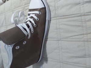 Pantofi sport și ghete