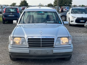 mercedes e200 w124 Transport special dric funerar  - imagine 2 mercedes e200 w124 Transport special dric funerar  - imagine 2